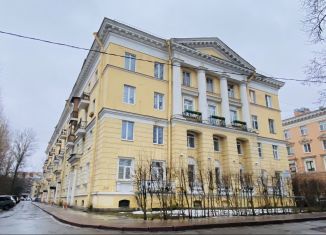 Продам 2-ком. квартиру, 49.5 м2, Санкт-Петербург, проспект Стачек, метро Ленинский проспект