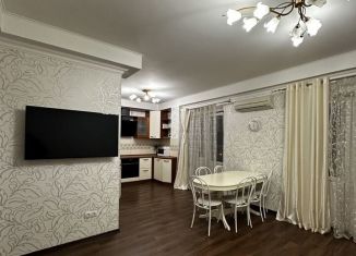 Сдаю трехкомнатную квартиру, 91 м2, Тольятти, бульвар Ленина, 21