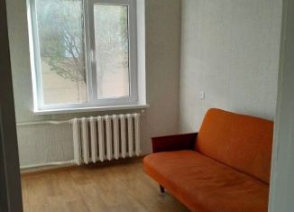 Продаю 3-комнатную квартиру, 47 м2, посёлок городского типа Ленино, Комсомольская улица, 27