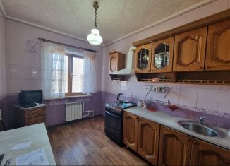 Продам двухкомнатную квартиру, 60 м2, Астрахань, улица Куликова, 15