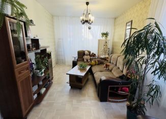 Продажа трехкомнатной квартиры, 53 м2, Кемеровская область, проспект Запсибовцев, 8
