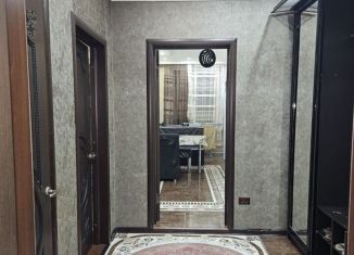 Сдаю в аренду двухкомнатную квартиру, 70 м2, Дагестан, улица Сальмана, 89