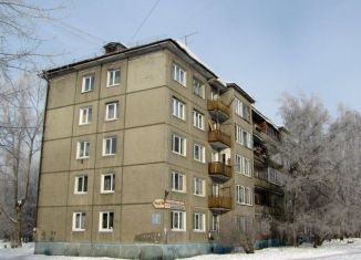 Сдается двухкомнатная квартира, 62 м2, поселок городского типа Алексеевка, Невская улица, 39