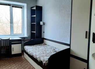 Сдам в аренду двухкомнатную квартиру, 45 м2, Москва, улица Константинова, 6, улица Константинова