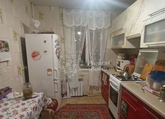 Продаю трехкомнатную квартиру, 60.2 м2, Волгоградская область, Аджарская улица, 35