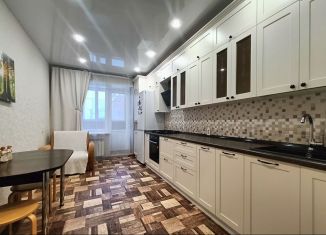 Продается 2-комнатная квартира, 65.5 м2, Йошкар-Ола, улица Петрова, 30, микрорайон Мирный