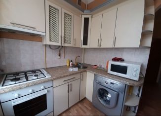 Сдается 2-ком. квартира, 50 м2, Евпатория, проспект Ленина, 50