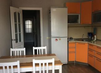 Сдаю в аренду 3-ком. квартиру, 80 м2, Горячий Ключ, улица Пушкина, 2