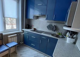 Сдам 2-ком. квартиру, 45 м2, Петрозаводск, улица Парфёнова, 3