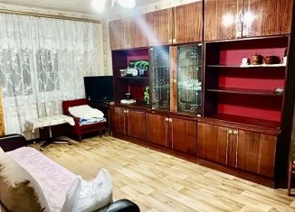 Сдаю 1-ком. квартиру, 38 м2, Саратов, Гвардейская улица, 3