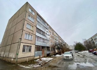 Продается 2-комнатная квартира, 50.8 м2, Рыбинск, улица Щепкина, 17