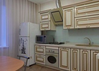 Сдам в аренду 2-комнатную квартиру, 90 м2, Омск, улица Шукшина, 9