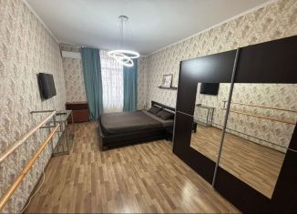 Сдам 1-ком. квартиру, 45 м2, Феодосия, улица Дружбы, 42Е