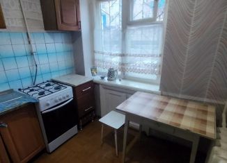 Сдаю в аренду 2-ком. квартиру, 46 м2, Балаково, улица Ленина, 68