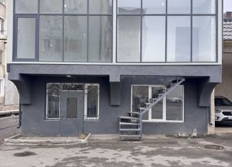 Продаю помещение свободного назначения, 100 м2, Махачкала, улица Героев Дагестана, 14Г, Кировский внутригородской район