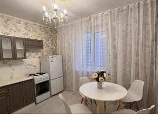 Продам 1-ком. квартиру, 37.4 м2, Курск, проспект Вячеслава Клыкова, 20