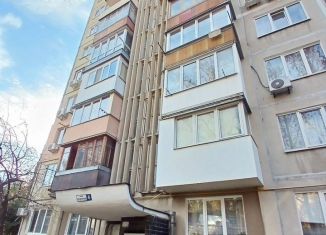 Продам 2-комнатную квартиру, 65 м2, Ялта, улица Спендиарова, 4