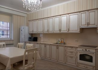 Продам 3-комнатную квартиру, 120 м2, Ессентуки, Октябрьская улица, 337/2