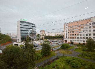 Продажа 2-комнатной квартиры, 41.5 м2, Мурманск, проспект Ленина, 39