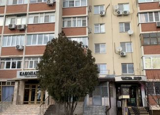 Продам торговую площадь, 82.5 м2, Кропоткин, Красная улица, 260