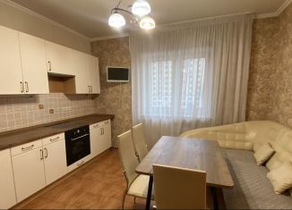 Сдаю в аренду 2-ком. квартиру, 68 м2, Домодедово, улица Кирова, 9к1