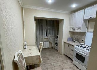 Продаю трехкомнатную квартиру, 70 м2, Кабардино-Балкариия, улица Ватутина, 8