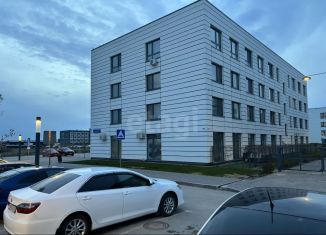 Трехкомнатная квартира на продажу, 60.4 м2, Тюмень, ЖК Скандиа Квартал у Озера, улица Алексея Сергиенко, 9