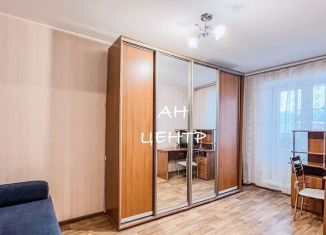 Продается 2-ком. квартира, 52 м2, Чебоксары, улица Ленинского Комсомола, 52