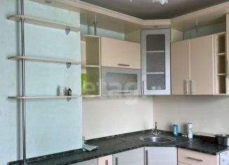 Продается 3-комнатная квартира, 78.5 м2, Курск, проспект Вячеслава Клыкова, 12