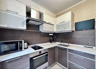 Аренда 3-комнатной квартиры, 57 м2, Санкт-Петербург, улица Есенина, 40к1, метро Проспект Просвещения