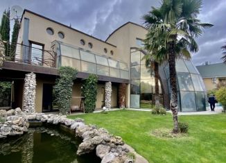 Аренда дома, 400 м2, посёлок городского типа Ливадия, Виноградная улица, 39А