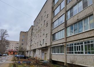 Продам двухкомнатную квартиру, 48 м2, Вязьма, улица Полины Осипенко, 1