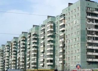 Продам трехкомнатную квартиру, 63 м2, Санкт-Петербург, проспект Просвещения, 32к1, метро Парнас