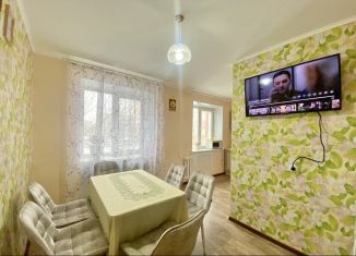Трехкомнатная квартира на продажу, 62 м2, Волгоград, улица Рыкачева, 14
