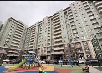 Продаю 2-ком. квартиру, 84 м2, Махачкала, улица Титова, 144к1, ЖК Родные Просторы