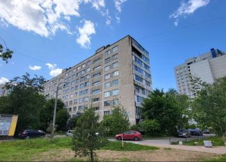 Продаю двухкомнатную квартиру, 44.2 м2, Санкт-Петербург, улица Димитрова, 4к1, метро Купчино