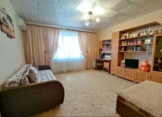 Продается 1-комнатная квартира, 32 м2, Волгоградская область, улица имени Панфилова, 4А