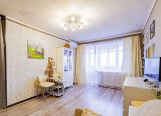 Продается 2-комнатная квартира, 45 м2, Екатеринбург, улица Индустрии, 31, улица Индустрии