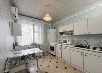 Продам 3-ком. квартиру, 63 м2, Таганрог, улица Седова, 10-1