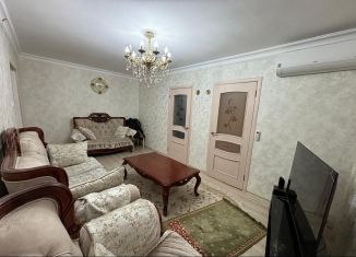 Продаю 4-комнатную квартиру, 65 м2, Грозный, проспект Мохаммеда Али, 11, 2-й микрорайон