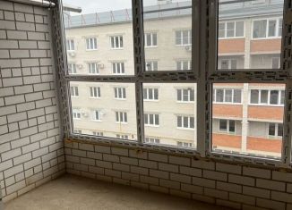 Продаю 2-комнатную квартиру, 80 м2, Кропоткин, Свободная улица, 16к3