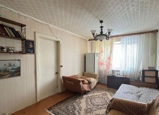 Продаю трехкомнатную квартиру, 55.2 м2, Омск, улица Химиков, 40