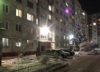 Сдается в аренду 1-комнатная квартира, 39 м2, Великий Новгород, улица Кочетова, 15к1