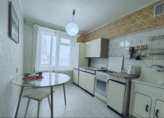 Продам 2-ком. квартиру, 50 м2, Санкт-Петербург, улица Бурцева, 19, Кировский район