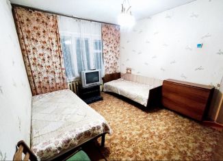 Сдаю в аренду комнату, 14.7 м2, Татарстан, улица Аделя Кутуя, 6