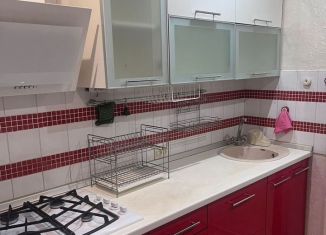 Сдаю 2-ком. квартиру, 46 м2, Курск, Орловская улица, 34