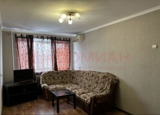 Продаю 1-ком. квартиру, 29 м2, Новочеркасск, Силикатная улица, 15