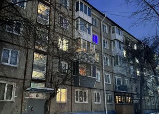 Продается четырехкомнатная квартира, 59 м2, Омск, улица Василия Товстухо, 3