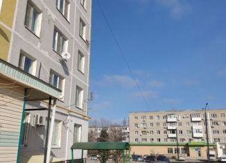 Продаю 2-комнатную квартиру, 46 м2, Волгодонск, улица Максима Горького, 182