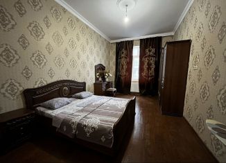 Сдается 3-комнатная квартира, 103 м2, Дагестан, улица Времена Года, 15